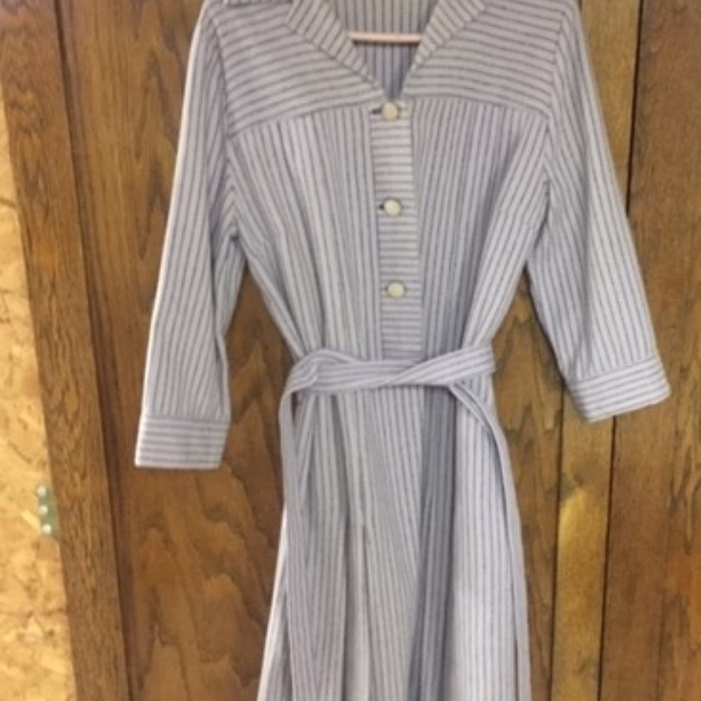 Lavender-tan wool dress with a belt
